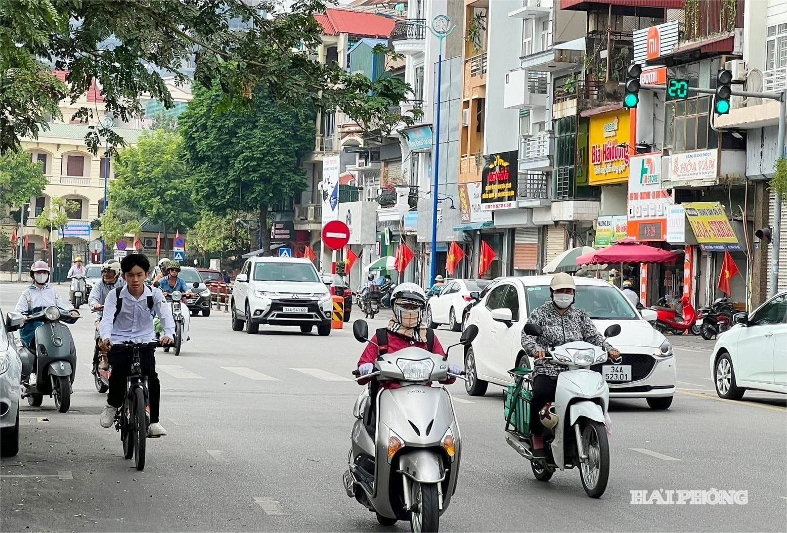 Dự Báo và Theo Dõi Gió Đông Cực: Các Phương Pháp và Công Cụ Hiện Đại