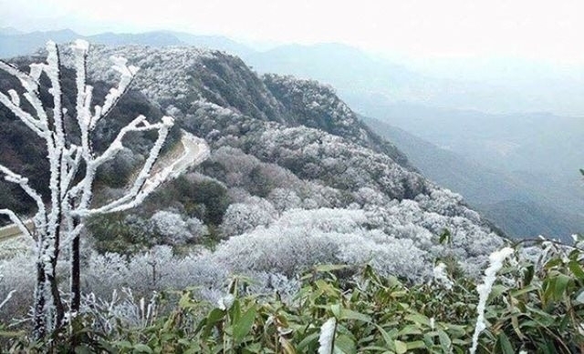 Bao Giờ Hết Lạnh Ở Miền Bắc? Dự Báo Thời Tiết, Mùa Đông Và Biến Đổi Khí Hậu 2 Mùa đông Hà Nội và miền Bắc: Đặc điểm thời tiết và ảnh hưởng đến đời sống