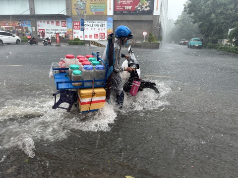 Những yếu tố nào ảnh hưởng đến lượng mưa tại một khu vực?