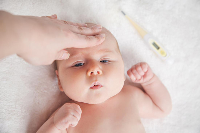 Nhiệt Độ Phòng Cho Trẻ Sơ Sinh: Mức Lý Tưởng Giúp Bé Khỏe Mạnh. 3 Dấu hiệu nhận biết trẻ sơ sinh bị nóng hoặc lạnh cha mẹ cần nắm rõ